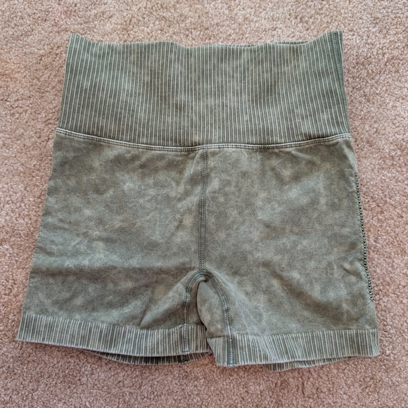 Zenana Outfitters Pants - Zenana Outfitters High-Waisted Sage Shorts